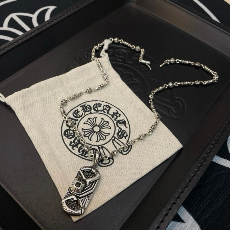 Sleek Chrome Hearts Necklaces 237043