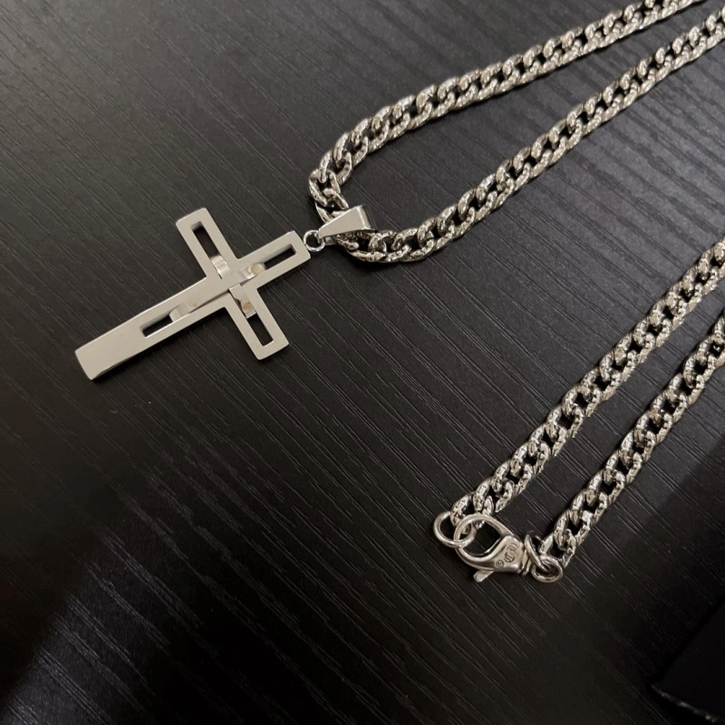 Sophisticated Chrome Hearts Necklaces 236857
