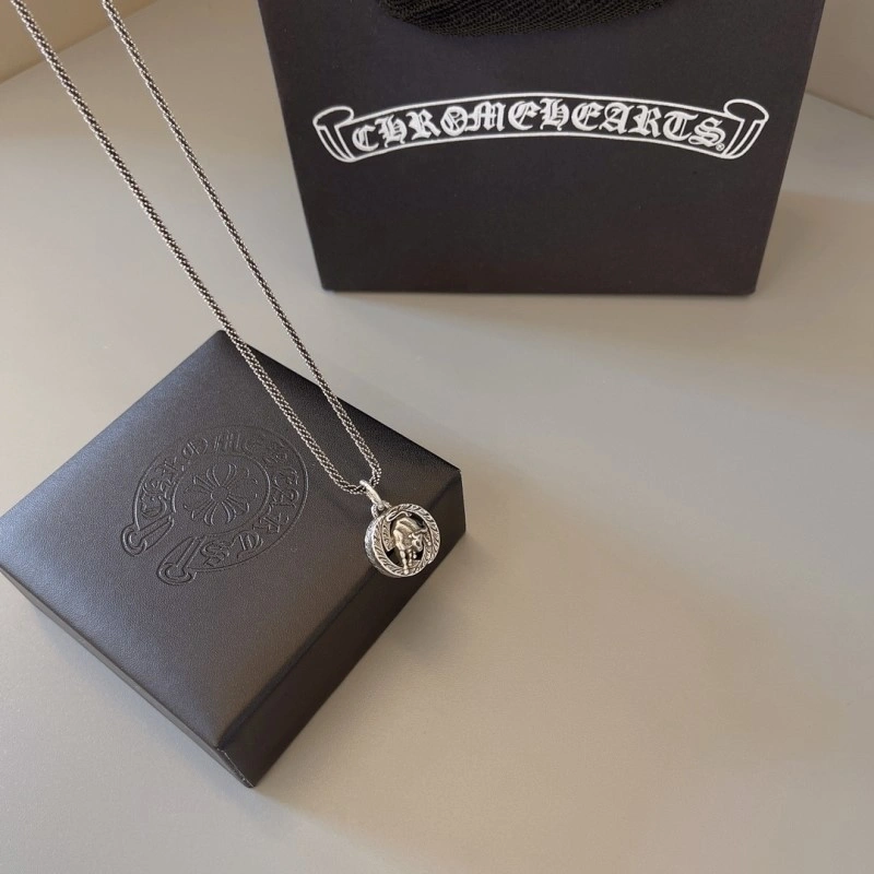 Sleek Chrome Hearts Necklaces 236785