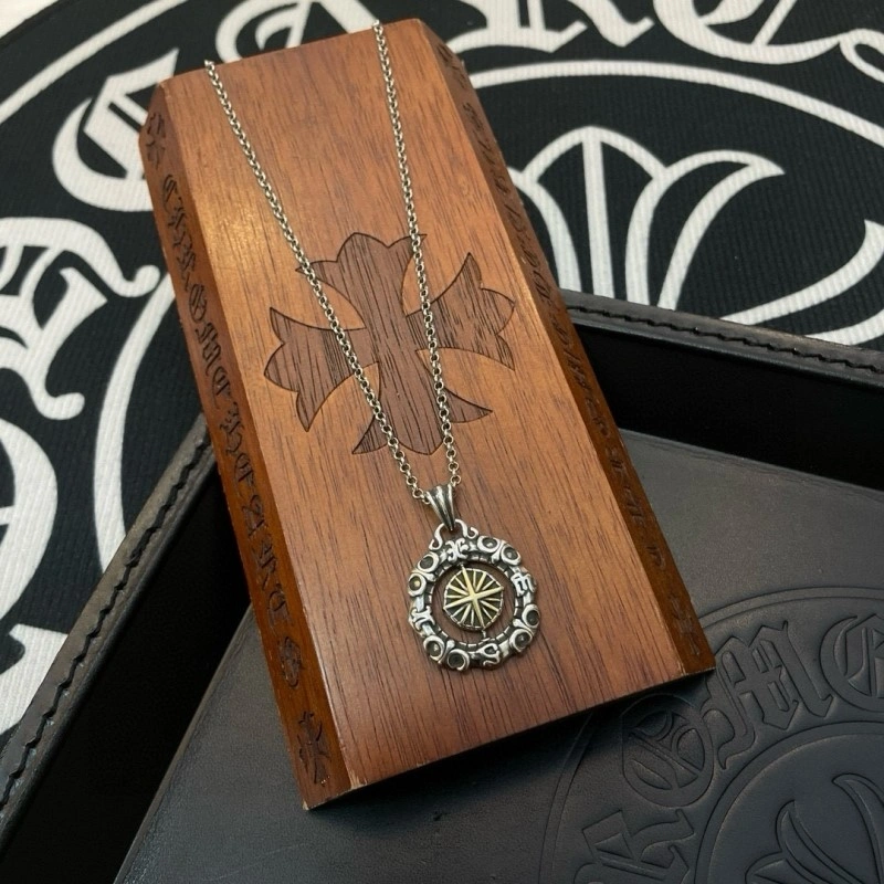 Contemporary Chrome Hearts Necklaces 236771