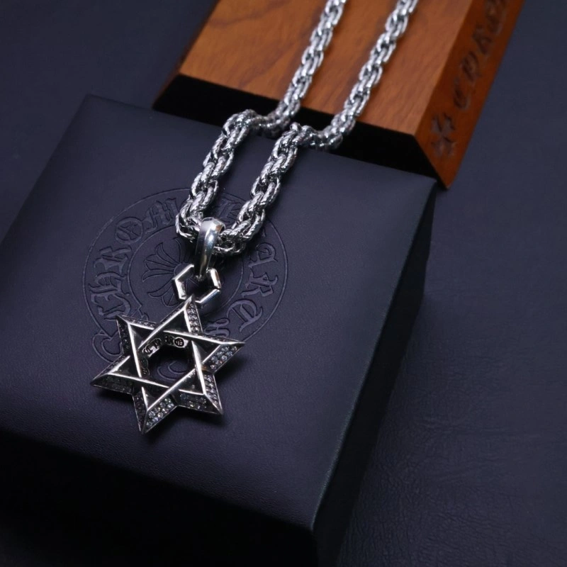 Cozy Chrome Hearts Necklaces 236667