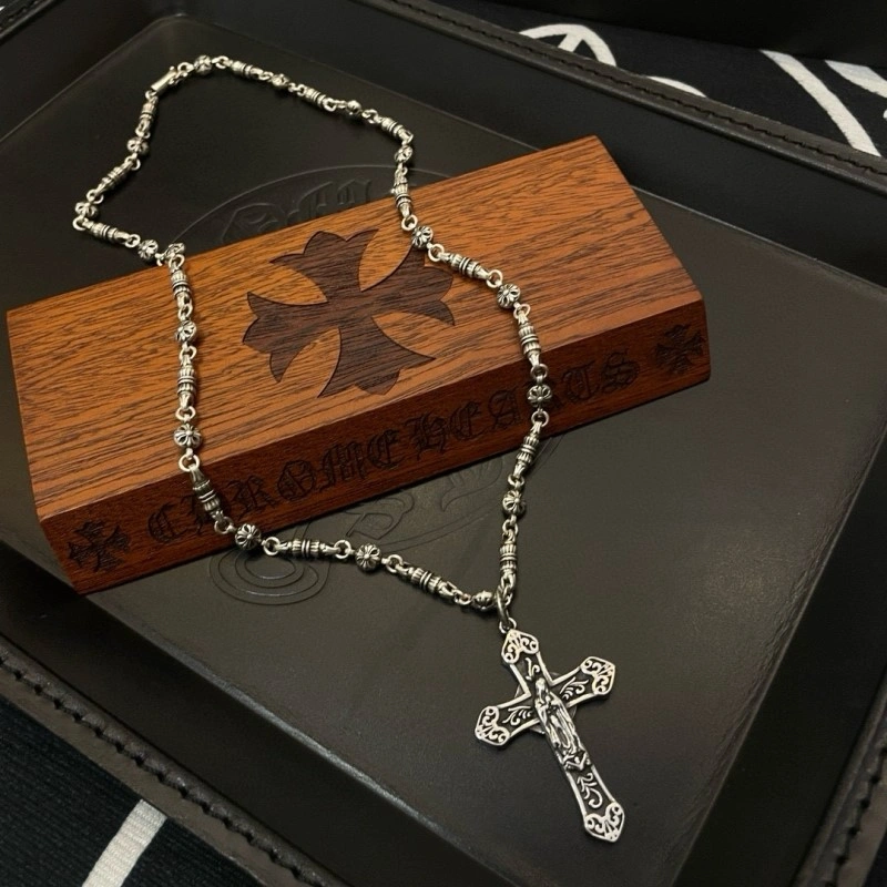 Compact Chrome Hearts Necklaces 236640