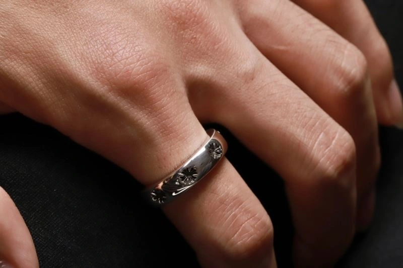 Sleek Chrome Hearts Rings 241561