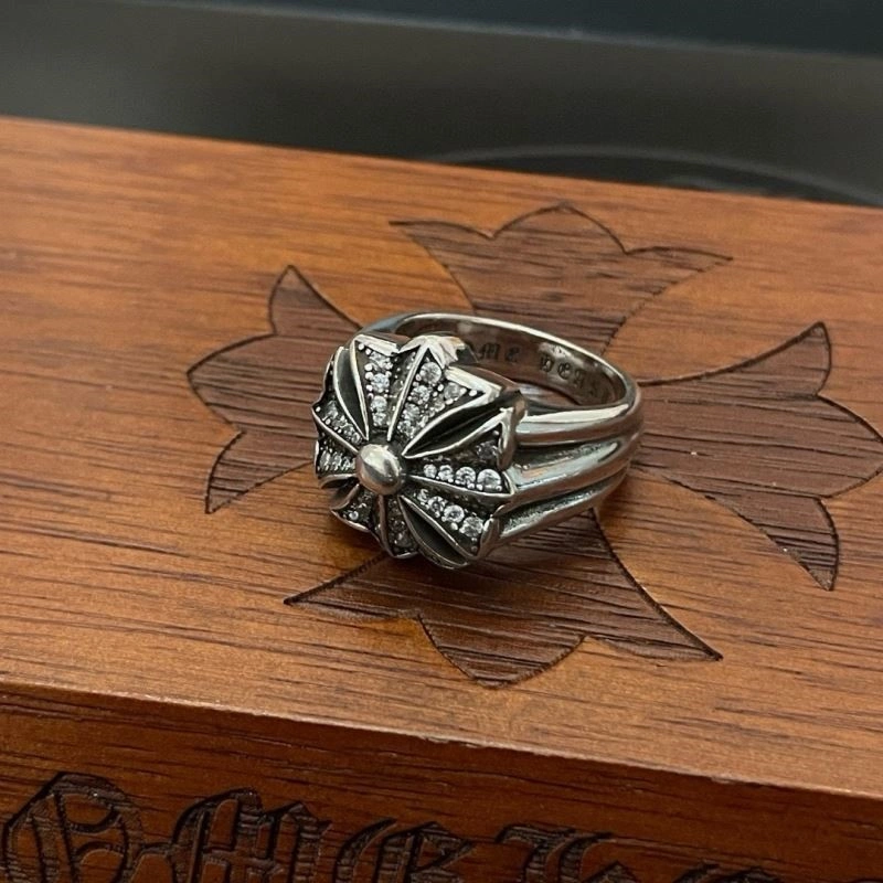 Sleek Chrome Hearts Rings 238381