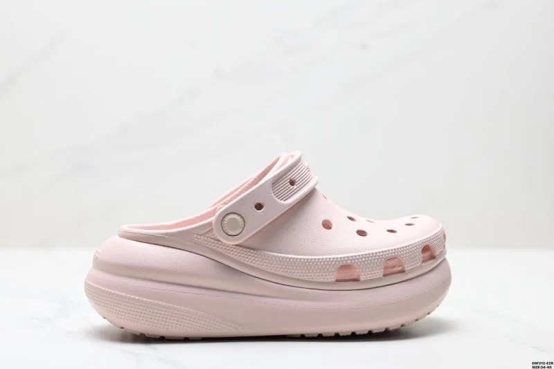 WellDesigned Crocs Sandals 3583