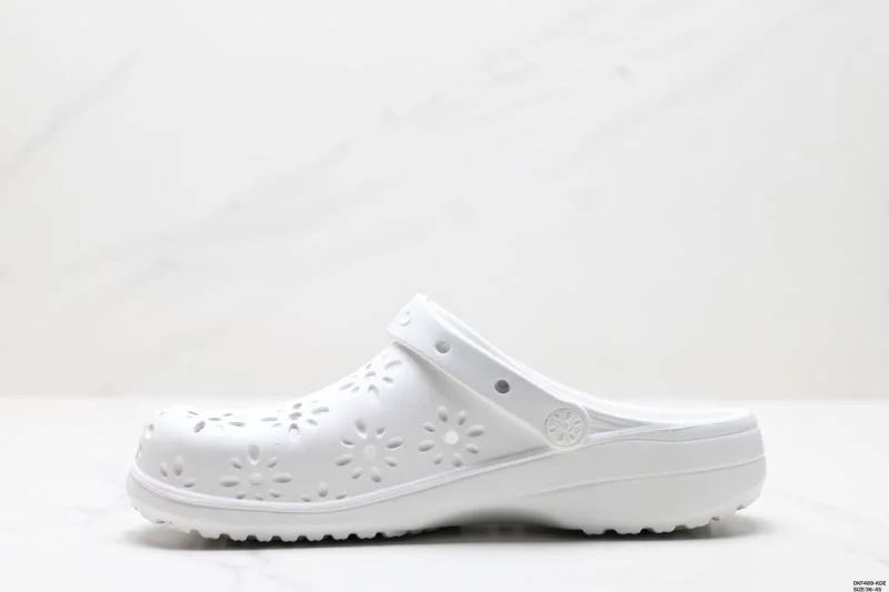 Crocs Sandals Fashionable 3571