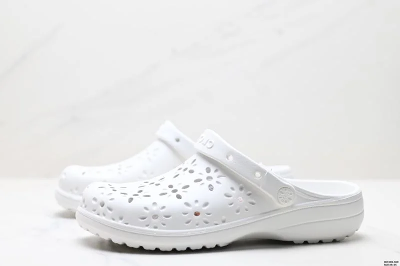 Crocs Sandals Fashionable 3571