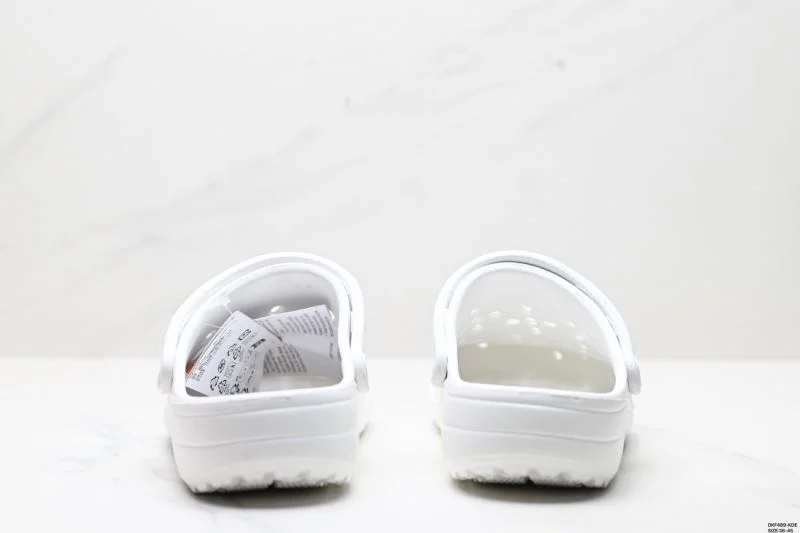 Crocs Sandals Fashionable 3571