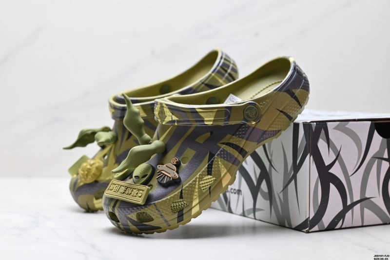 Elegant Crocs Sandals 2521