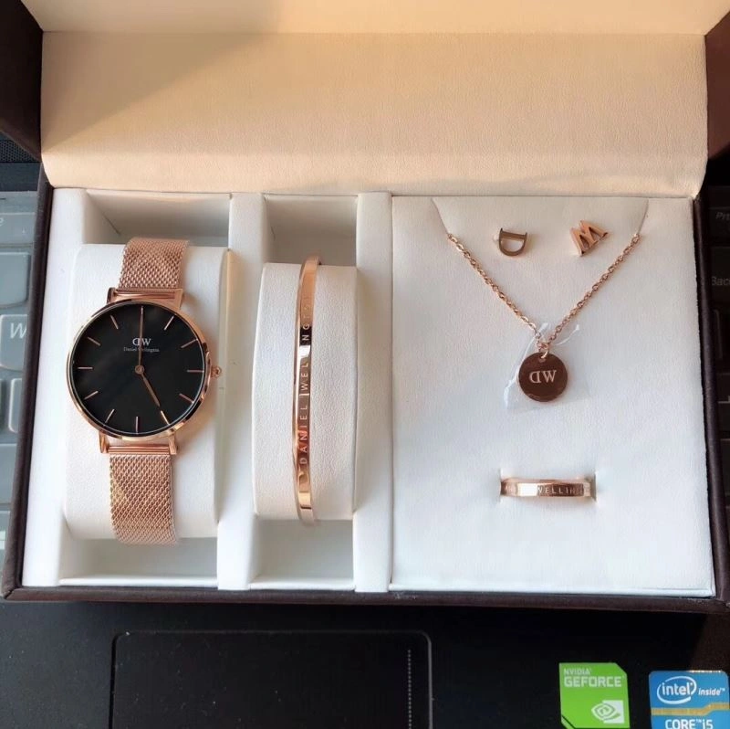 DANIEL WELLINGTON Watches Popular 182130