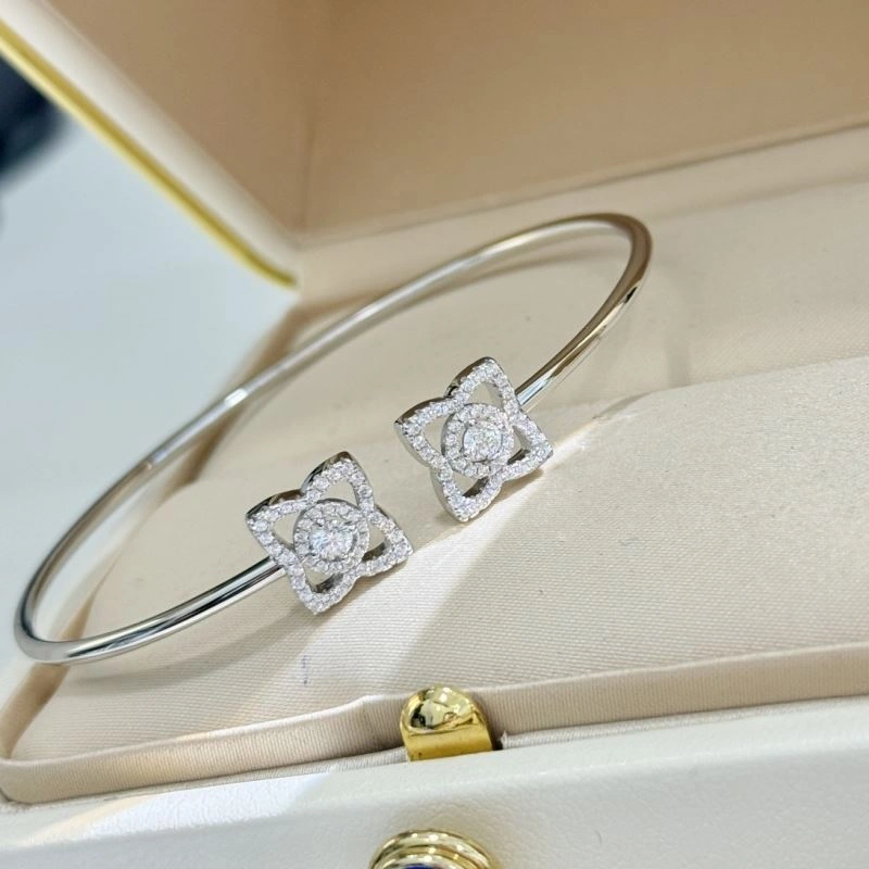 Functional De Bee Bracelets 214289