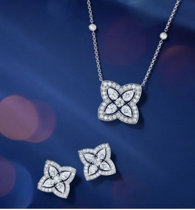 Sophisticated Debeers Earrings 214290
