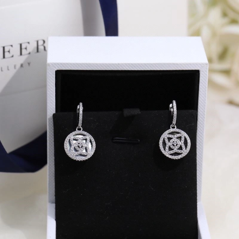 Elegant Debeers Earrings 208817
