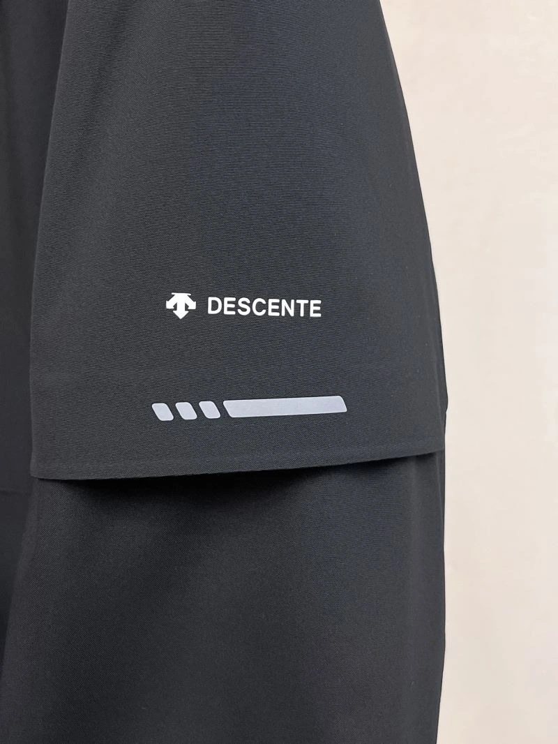Lightweight Descente Outwear 161897
