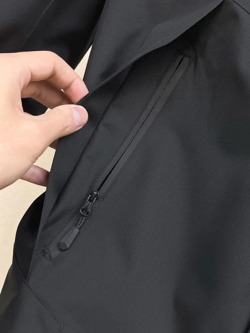 Lightweight Descente Outwear 161897