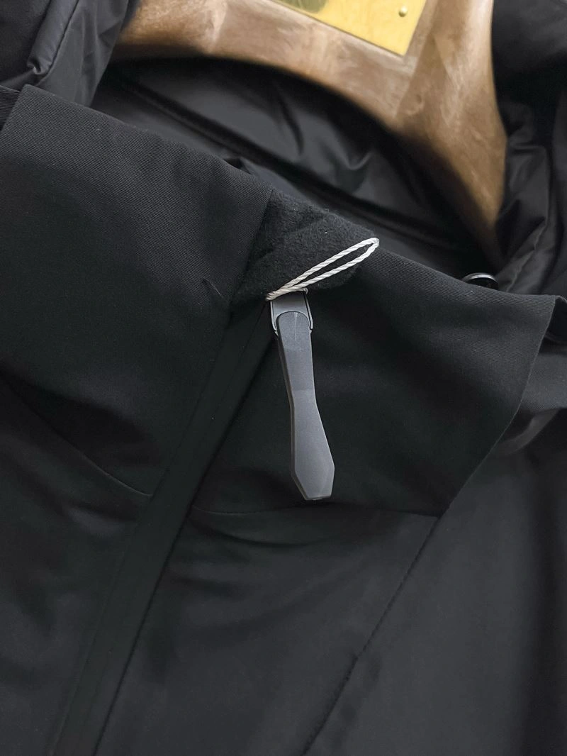 Upgraded Descente Outwear 161890