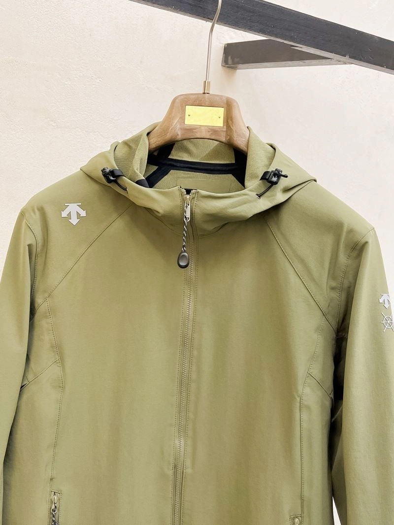 Lightweight Descente Outwear 161893
