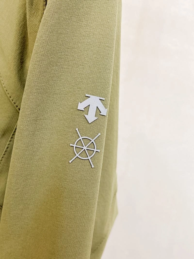 Lightweight Descente Outwear 161893