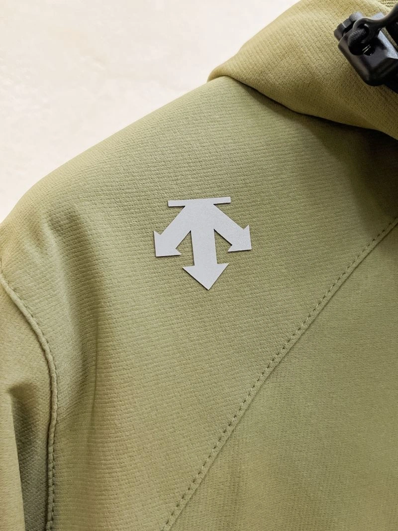 Lightweight Descente Outwear 161893