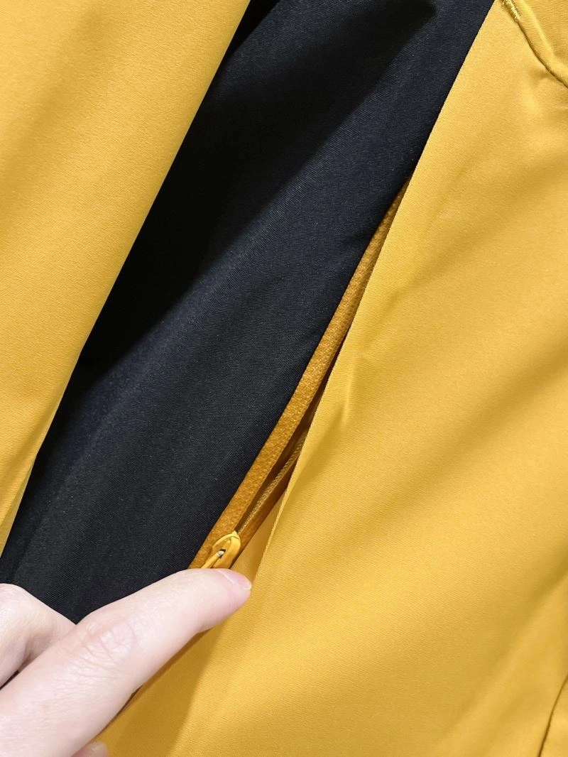 HighQuality Descente Outwear 161874