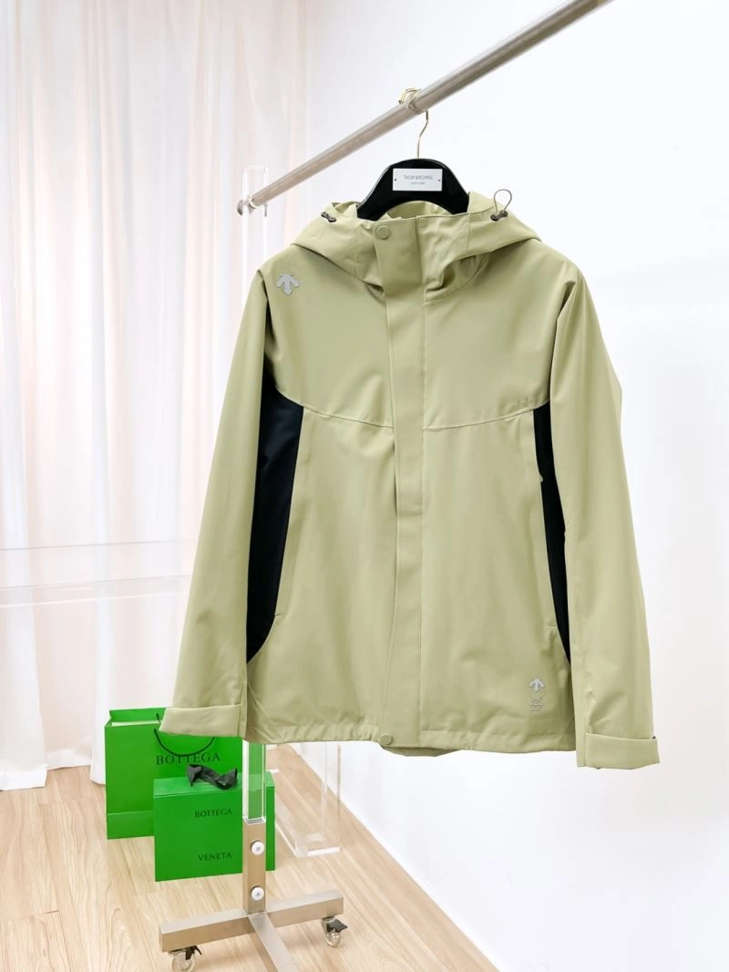 Trendsetting Descente Outwear 161870