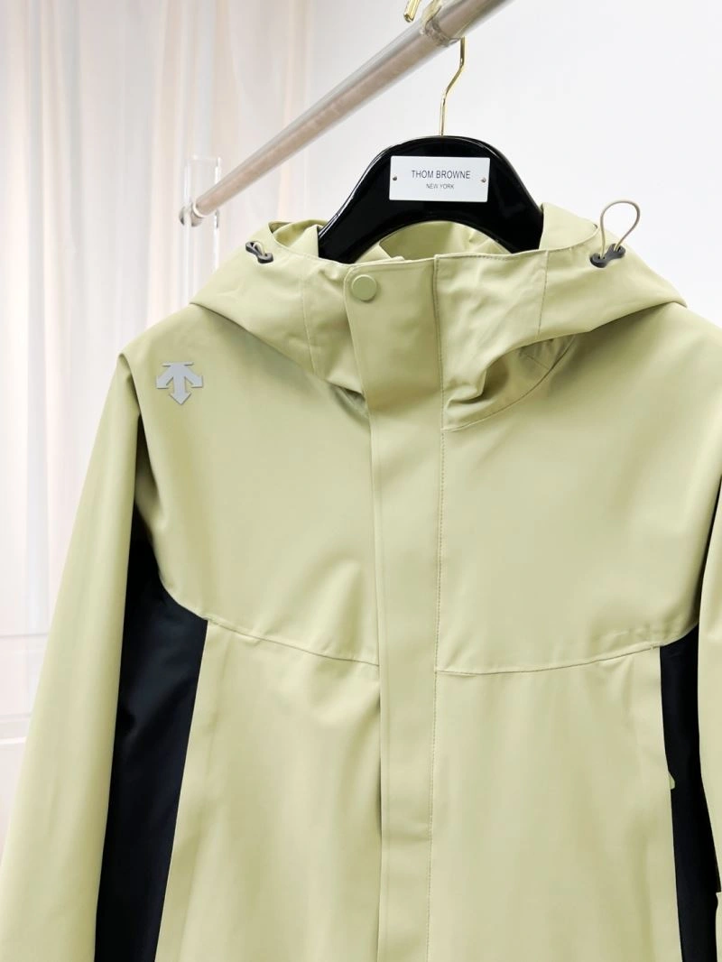 Trendsetting Descente Outwear 161870