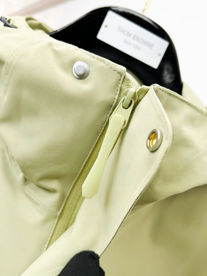 Trendsetting Descente Outwear 161870