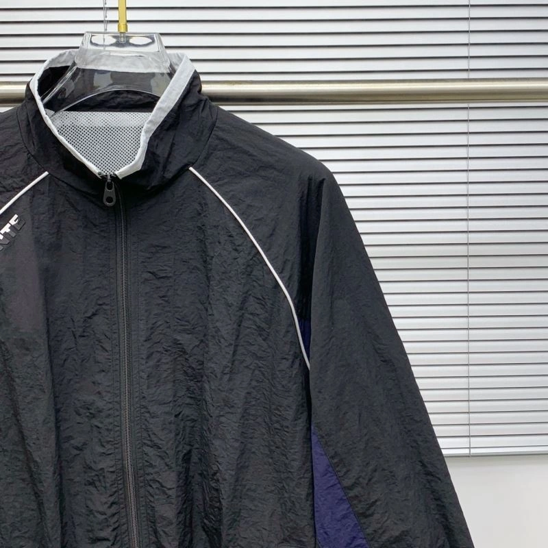 ModernLook Descente Outwear 160879