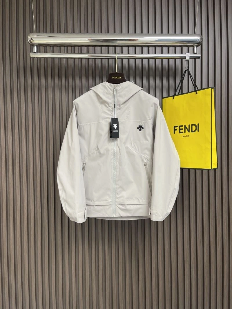 Lightweight Descente Outwear 160836
