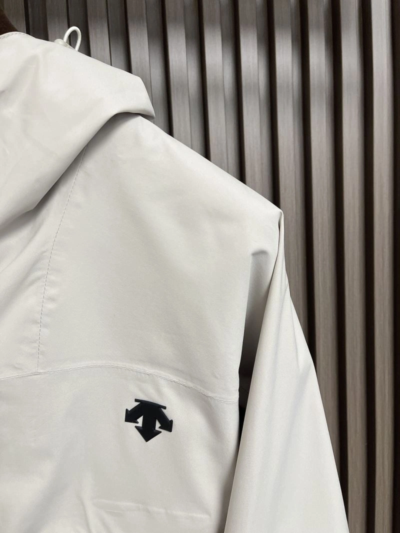 Lightweight Descente Outwear 160836