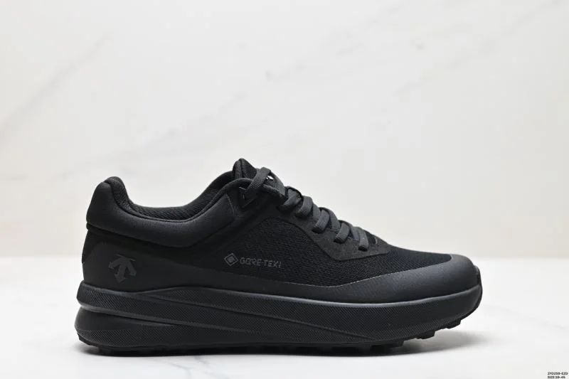 Supportive Descente Shoes 3646