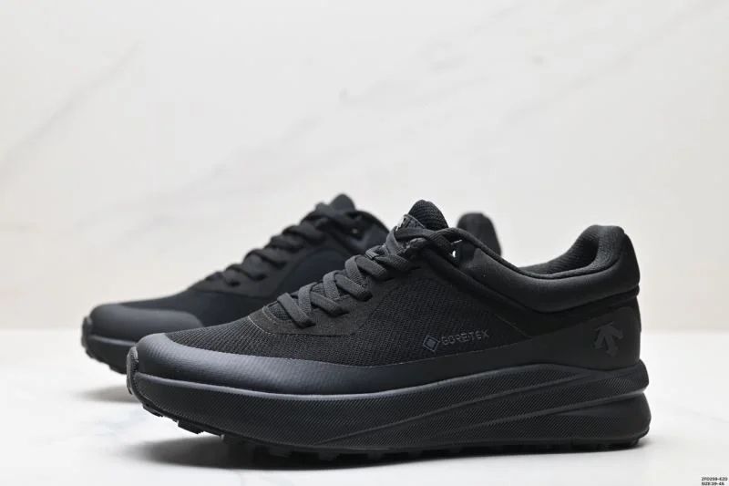 Supportive Descente Shoes 3646