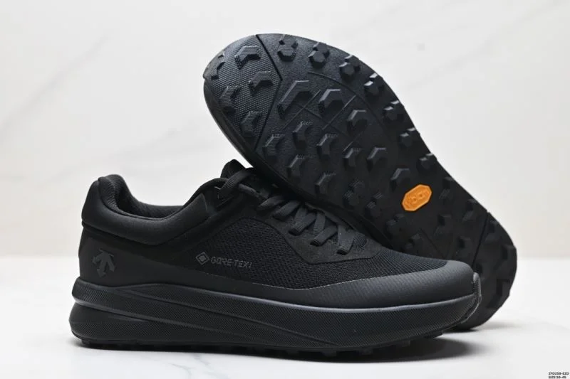 Supportive Descente Shoes 3646