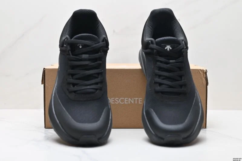 Supportive Descente Shoes 3646