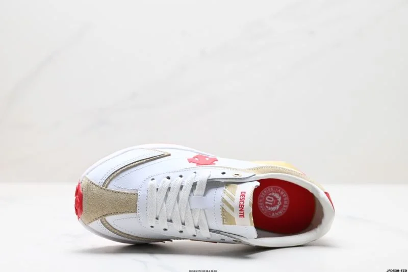Descente Shoes Flexible 3569
