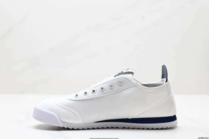 Descente Shoes WaterResistant 3578