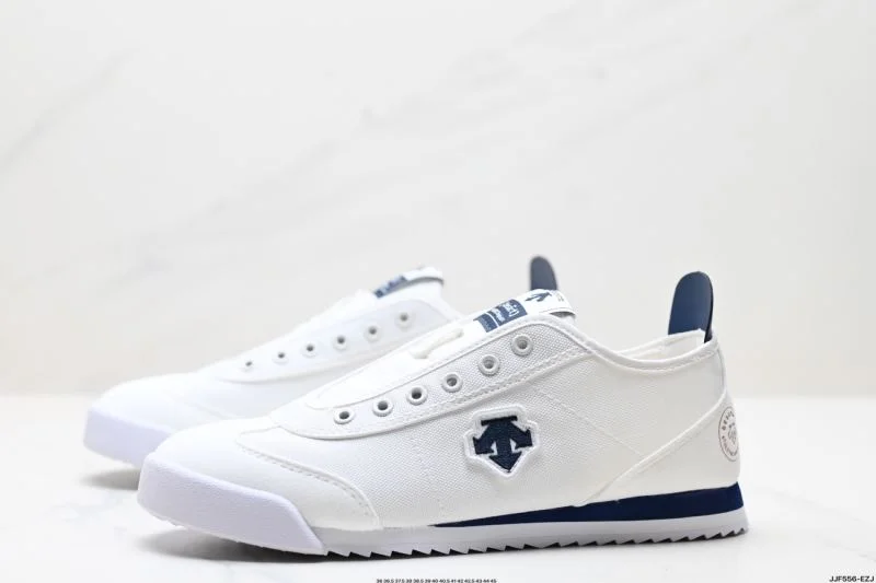 Descente Shoes WaterResistant 3578