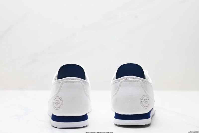 Descente Shoes WaterResistant 3578