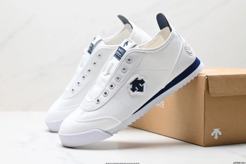 Descente Shoes WaterResistant 3578