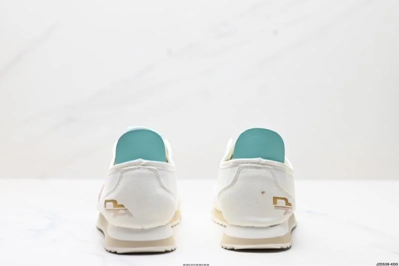 Neat Descente Shoes 3643