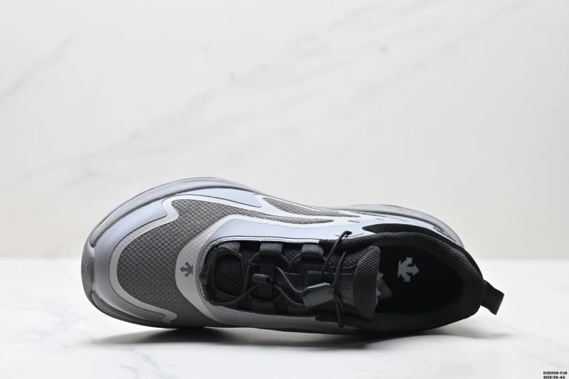 TechFriendly Descente Shoes 2498