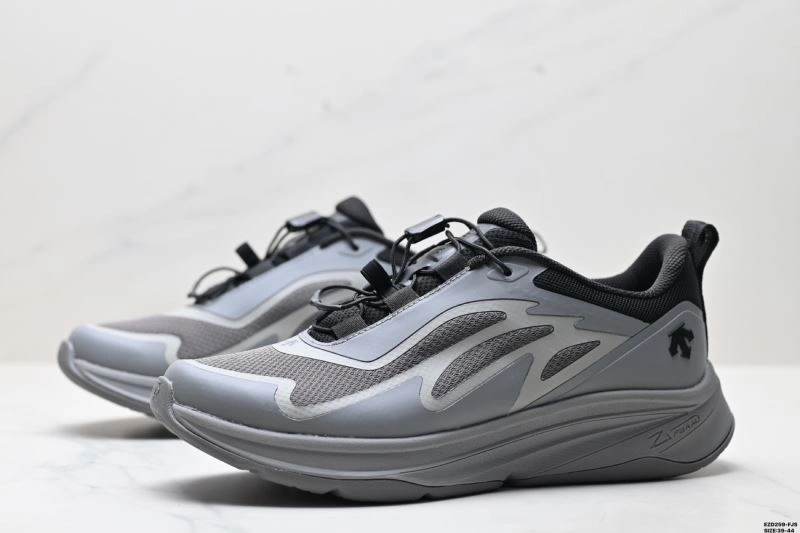 TechFriendly Descente Shoes 2498