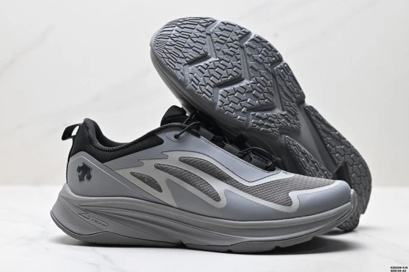 TechFriendly Descente Shoes 2498