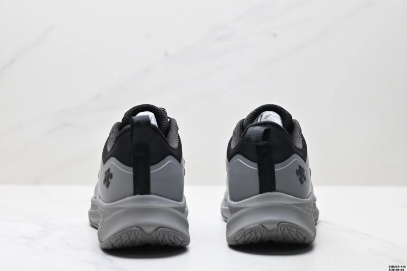 TechFriendly Descente Shoes 2498