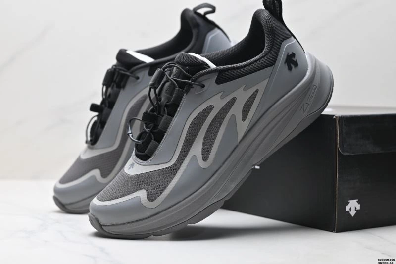 TechFriendly Descente Shoes 2498