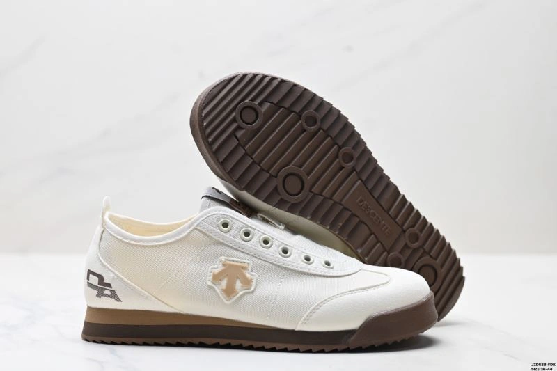 Descente Shoes Comfortable 2499