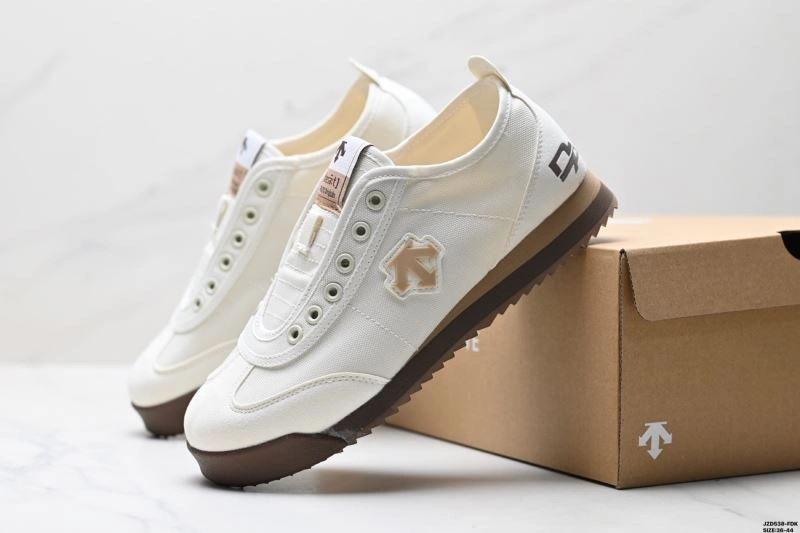 Descente Shoes Comfortable 2499