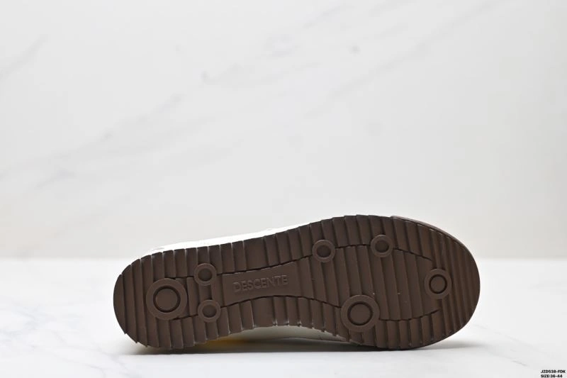 Descente Shoes Comfortable 2499