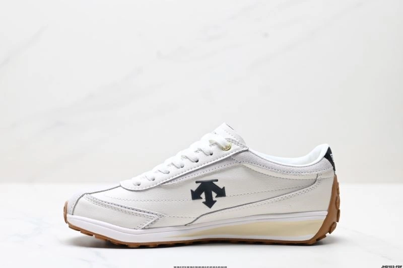 Descente Shoes WrinkleFree 2561