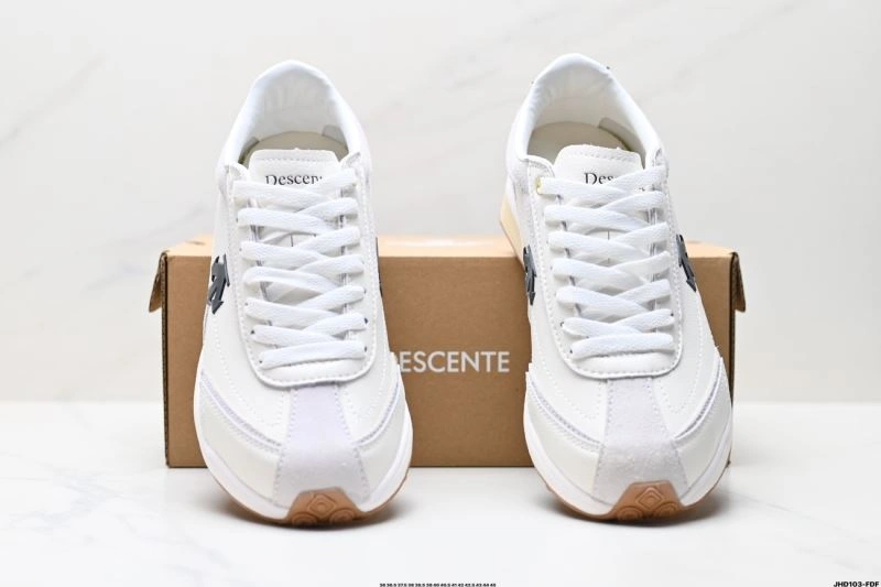 Descente Shoes WrinkleFree 2561